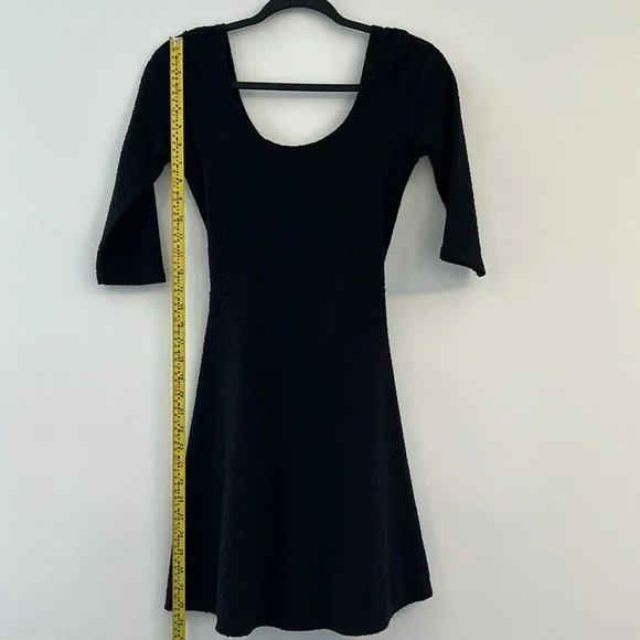 Hollister black dress with cutout back. - Picture 5 of 9